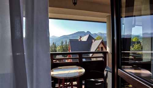 Deluxe Room with Mountain View