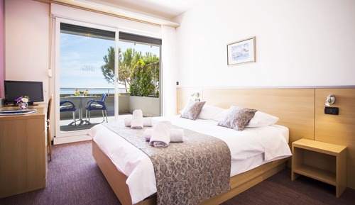 Deluxe Double Room, 1 Queen Bed, Balcony