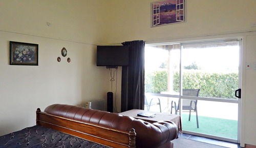 Studio, Accessible (King)