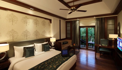 Luxury cottage with balcony