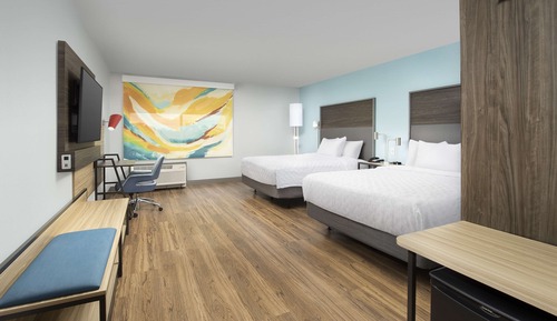 Room, 2 Queen Beds, Accessible (Roll-In Shower)