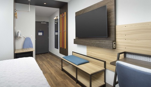 Room, 1 King Bed, Accessible (Hearing)