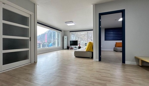 Room (Private)