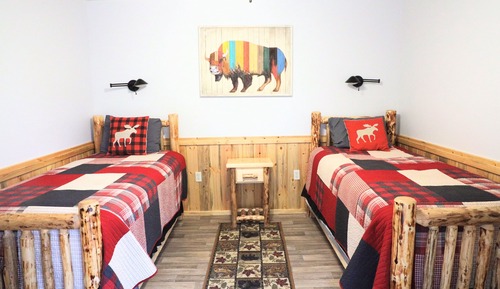 Basic Double or Twin Room, Multiple Beds (NO PRIVATE BATHROOM)