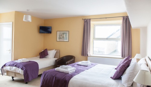 Triple Room (The Exe)