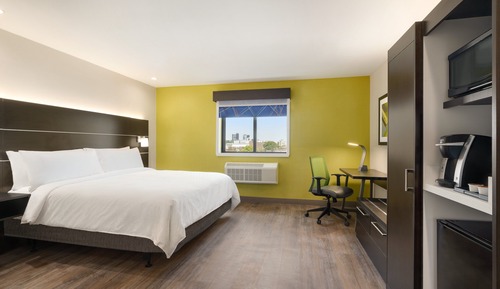 Standard Room, 1 King Bed, Accessible (Communications)