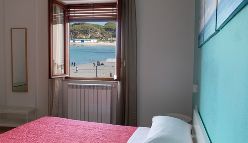Deluxe Double Room, 1 King Bed, Beach View