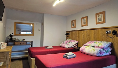 Family or Twin Room, Ensuite