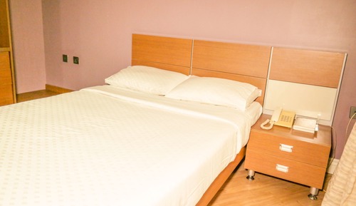 Classic Room, 1 Double Bed, Garden View, Corner