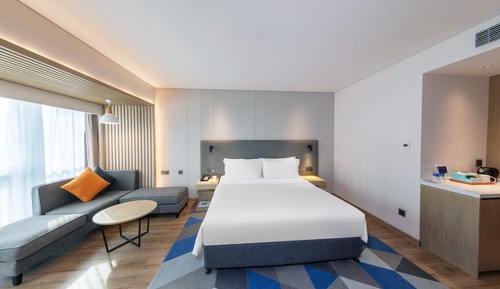 Standard Room, 1 King Bed