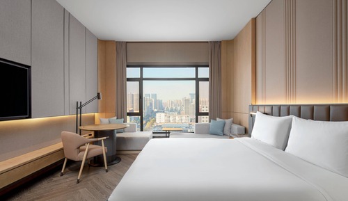 Deluxe Room, 1 King Bed