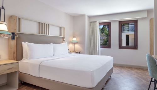 Deluxe Room, 1 King Bed