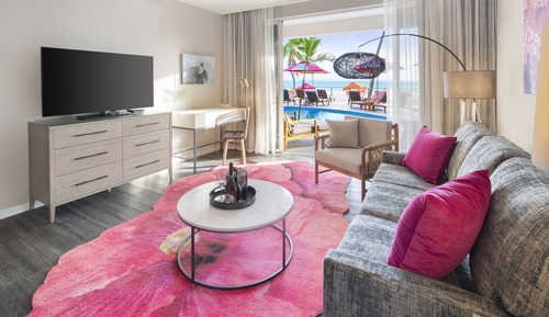 Junior Suite (Luxury, Swim Up)