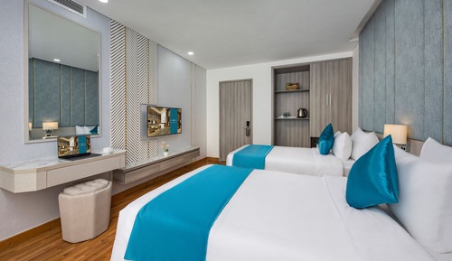 Deluxe Twin Room, City View