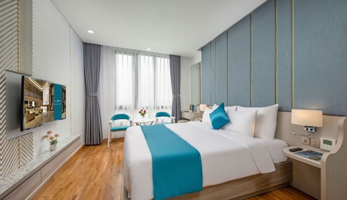 Family Room, Connecting Rooms
