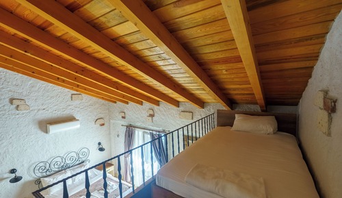 Room, Jetted Tub