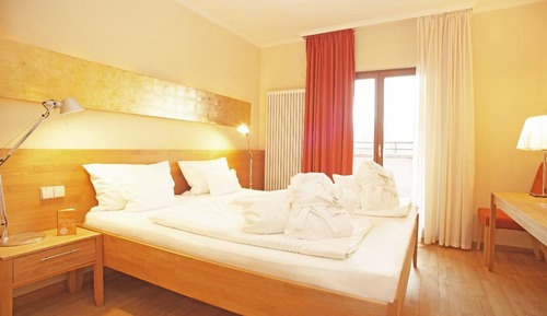 Suite, Patio, Annex Building