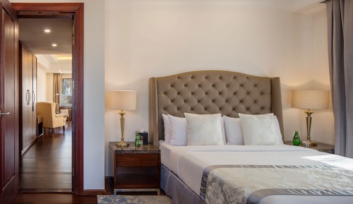 Family Suite, Multiple Beds, Non Smoking, Mountain View