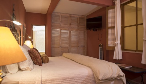 Basic Room, 1 King Bed, Non Smoking