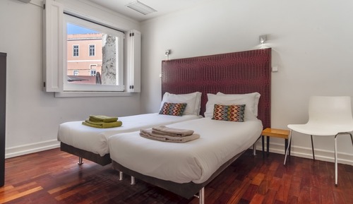 Apartment, 3 Bedrooms, Balcony, City View ( CH1 )