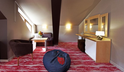 Classic Studio Suite (with the bath)