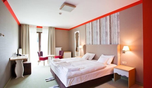 Classic Studio Suite (for 2 people)