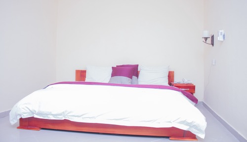 Single Room, Refrigerator