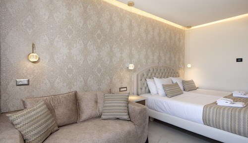 Superior Twin Room, Partial Sea View