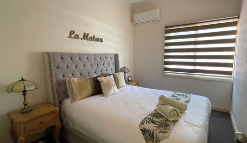 Suite, 3 Bedrooms, 2 Bathrooms