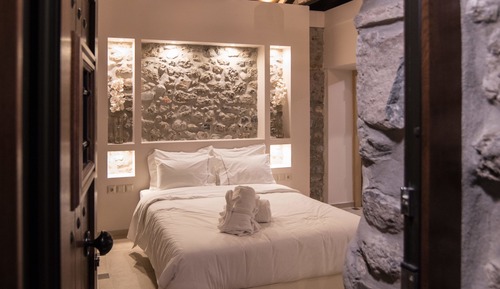 Deluxe Double Room (TERPSIXORI)