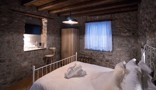 Deluxe Double Room (MELPOMENI)