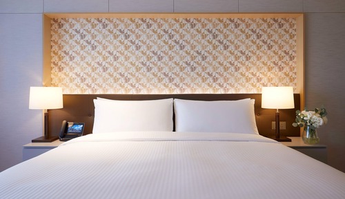 Deluxe King Room (Free Pool and Theme Park BIG3 Access & Free Minibar)