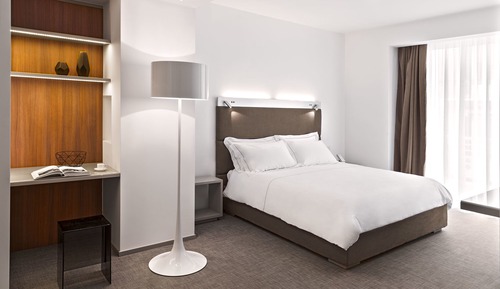 Business Double Room, 1 King Bed, Kitchenette, City View