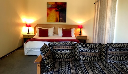 Room (D)
