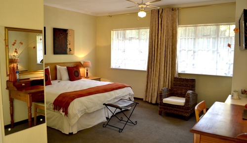 Room (H)