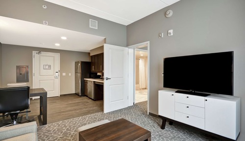 Suite, 2 Queen Beds, Accessible, Bathtub