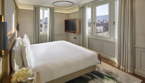 Suite, 1 King Bed (The Baur)