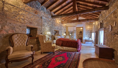 Grand Triple Room
