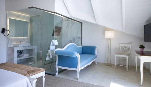 Deluxe Loft Suite