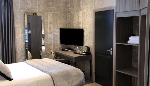 Deluxe Room, 1 King Bed, Non Smoking