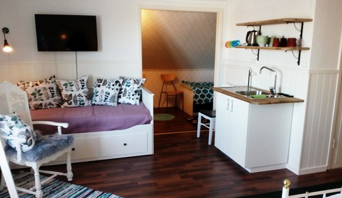 Family Room, Shared Bathroom