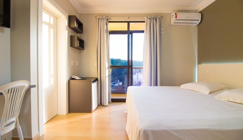 Comfort Room, Balcony