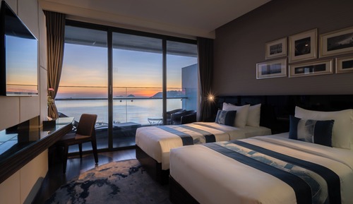 Adjoining Room Oceanview Balcony