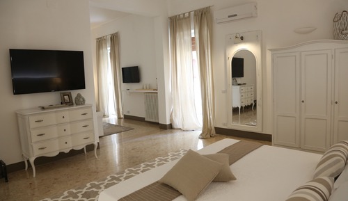 Family Room, Balcony