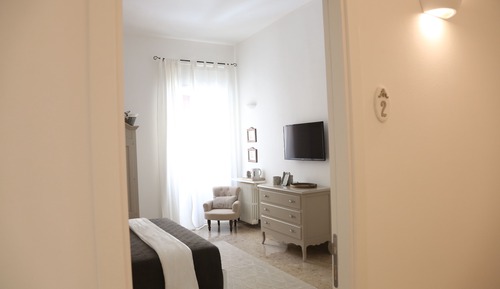 Deluxe Double Room (Dove-Grey)