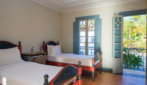 Casario Luxo Quádruplo Cama Casal + Camas Solteiro