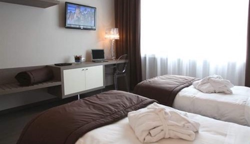 Twin Room, Park View