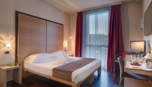 Comfort Room, 1 Queen Bed, Non Smoking (Converts to 2 Twin Beds;Larger Room)