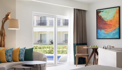Junior Suite, 2 Queen Beds (Swim-Up)