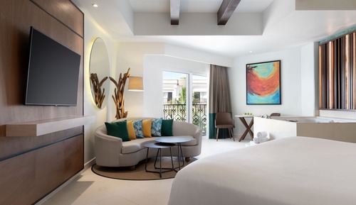 Junior Suite, 1 King Bed, Oceanfront